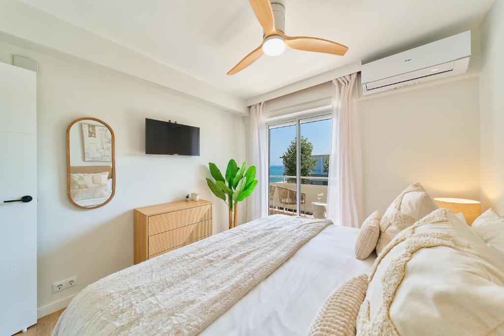 Seaside Townhouse La Cala de Mijas, 4 Bedrooms, 4 Bathrooms, Sleeps 8, Terrace, BBQ, WiFi - 2