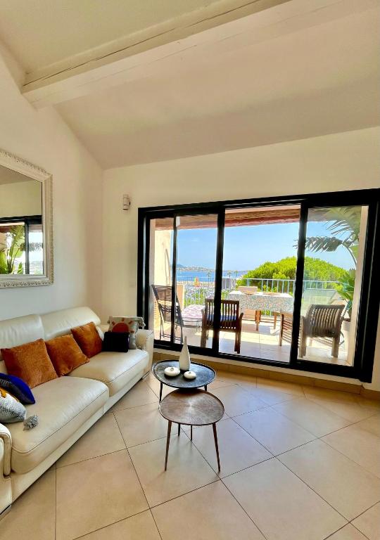 Duplex de 95 m2 sur le port, 17m2 de terrasse,parking - 2
