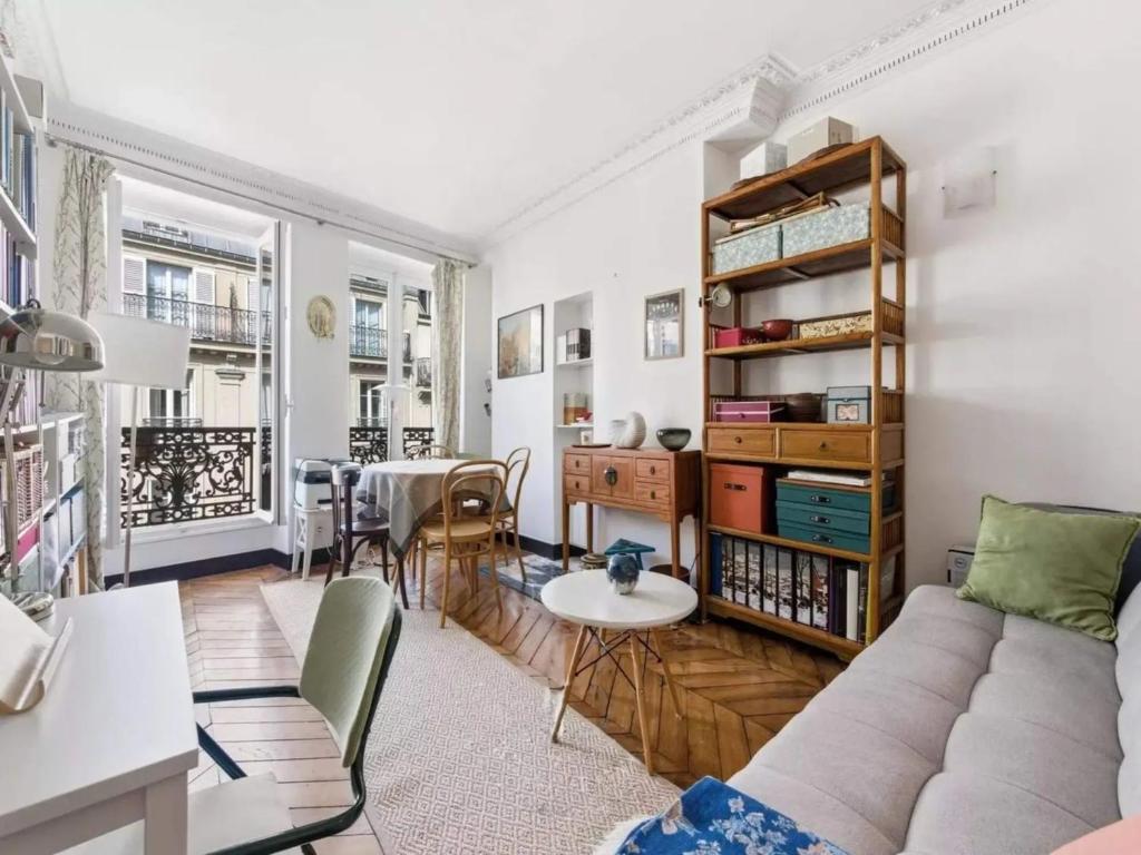 Modern Paris Apartment - 1