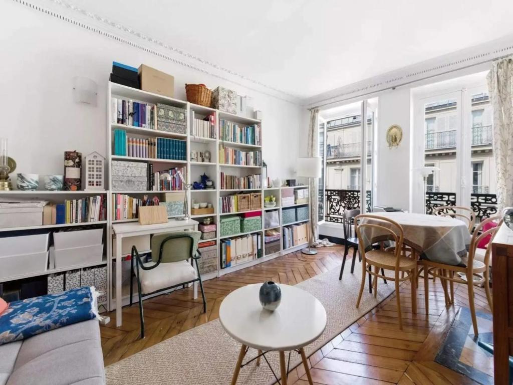 Modern Paris Apartment - 3