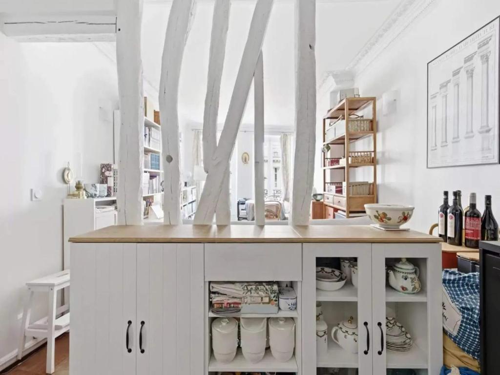 Modern Paris Apartment - 5