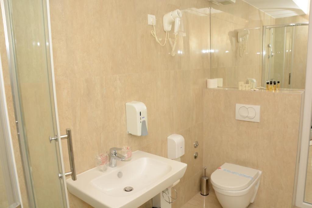 Hotel KR - 4