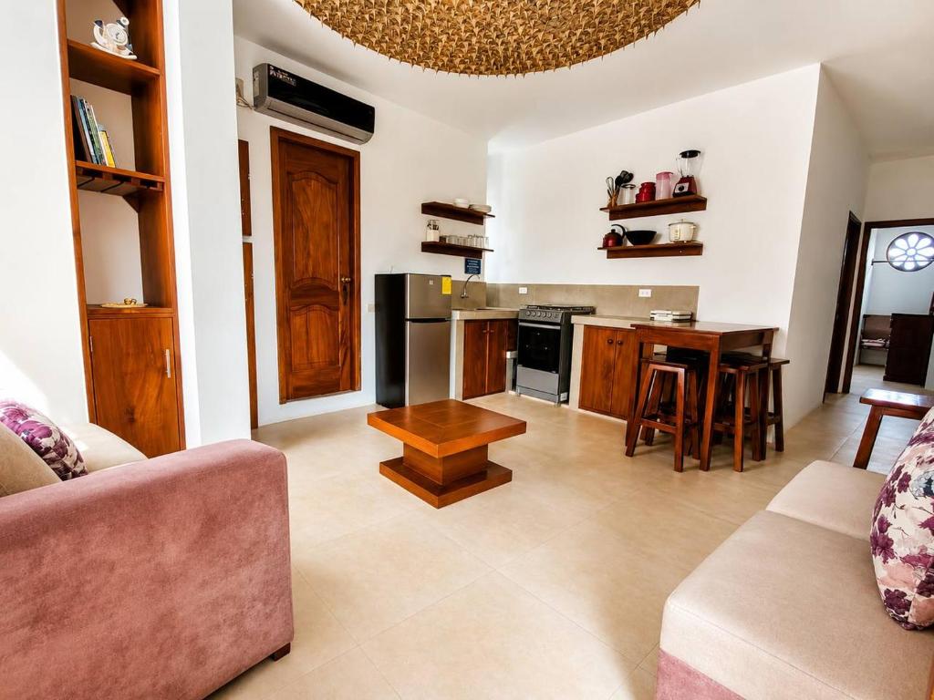 Ocean View Apartment with Private Balcony Near the Beach - 2