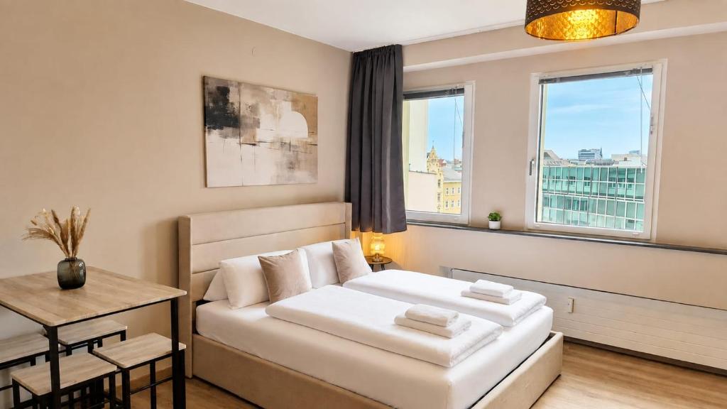 LINZ BASE STUDIO Business and Leisure, City Center - 1