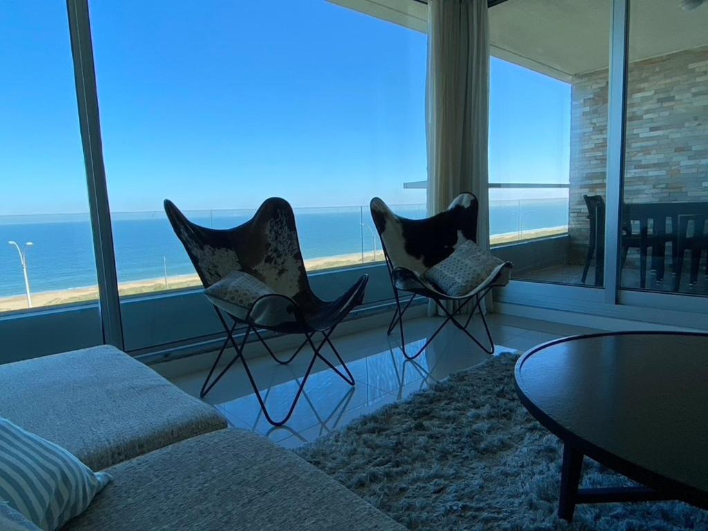 Apartamento con terraza propia - Se permite mascota - Edificio Lumiere - Atención Médica incluida - 2