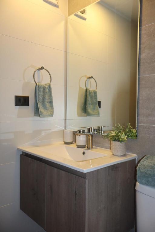 Modern apartment, ideal for shopping and sightseeing - 3