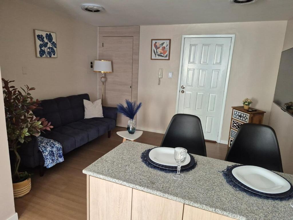 Blue Comfort Suite close to everything you need - 3