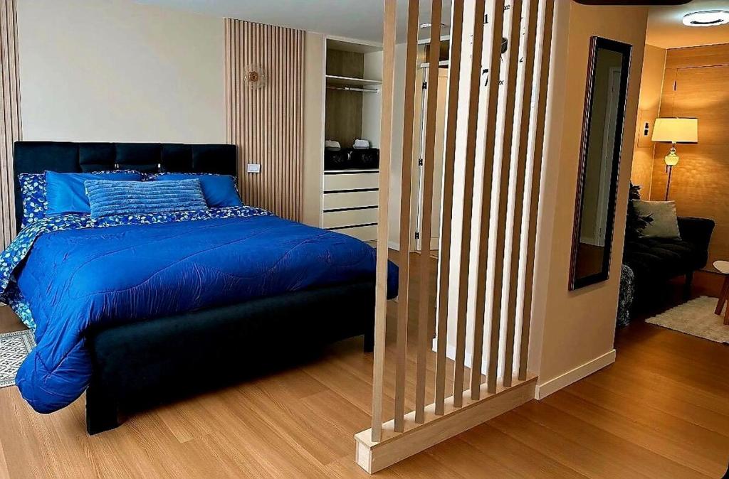 Blue Comfort Suite close to everything you need - 4