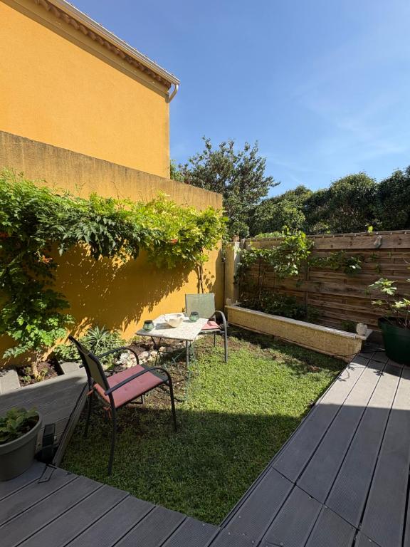 Appartement avec terrasse proche centre ville d'Arles - 1