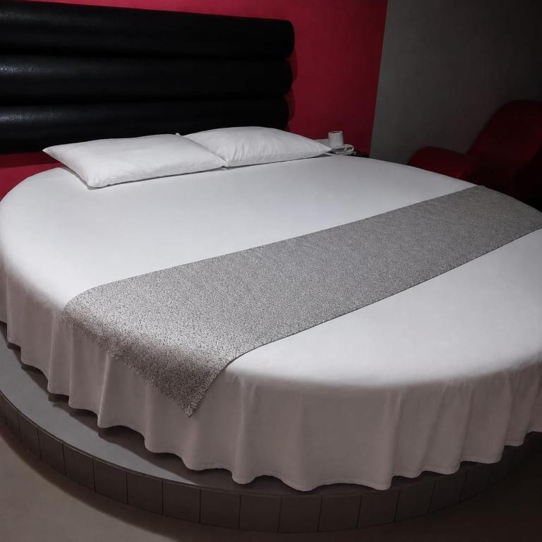 DLUXO hotel - 3
