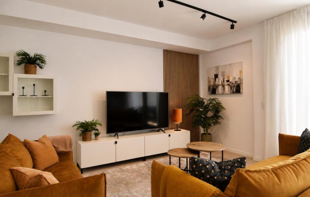Premium Extended-Stay 2-Bed Apartment in Estepona - 5