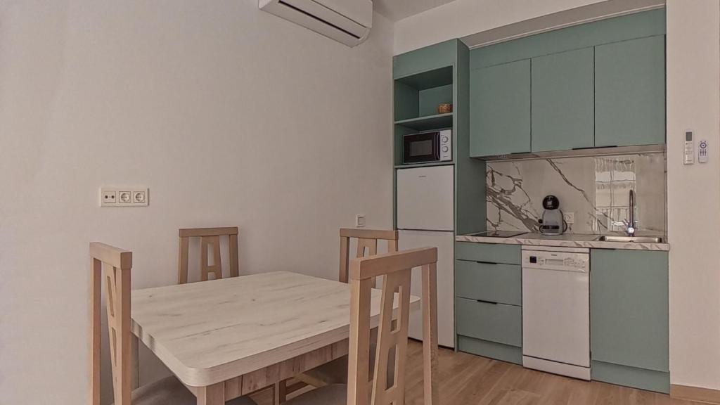 Apartamento luminoso en la Carihuela, Calle el Bulto - 2