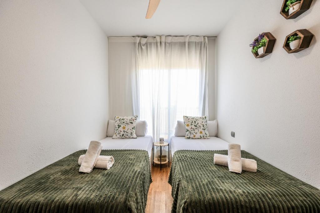Amazing Stay in Madrid with Pool & Parking - 3