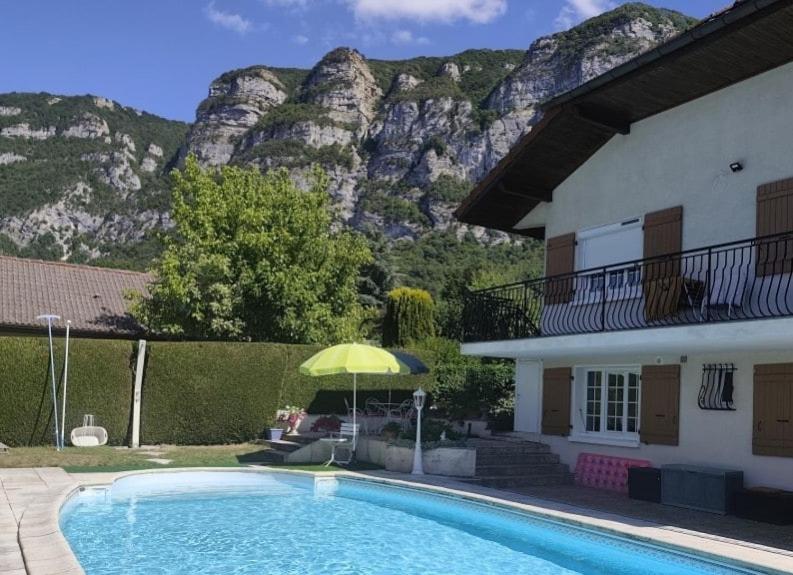 Appartement, rez de jardin avec piscine - 1