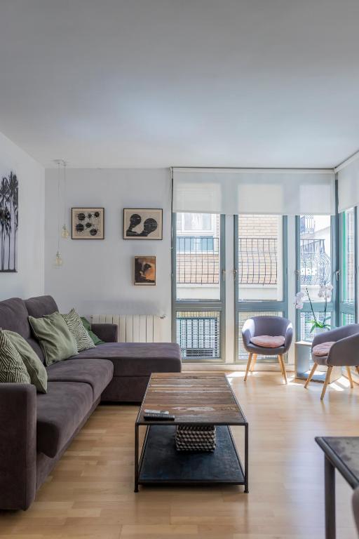 City Center Apartment With Shaded Terrace - 4