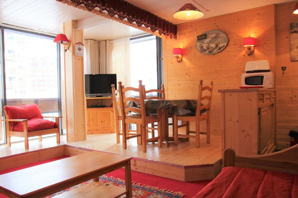 Résidence Roc De Peclet 2 - VAL THORENS location: Studio chaleureux avec une cabine dans un quartier calme MAE-9051 - 1