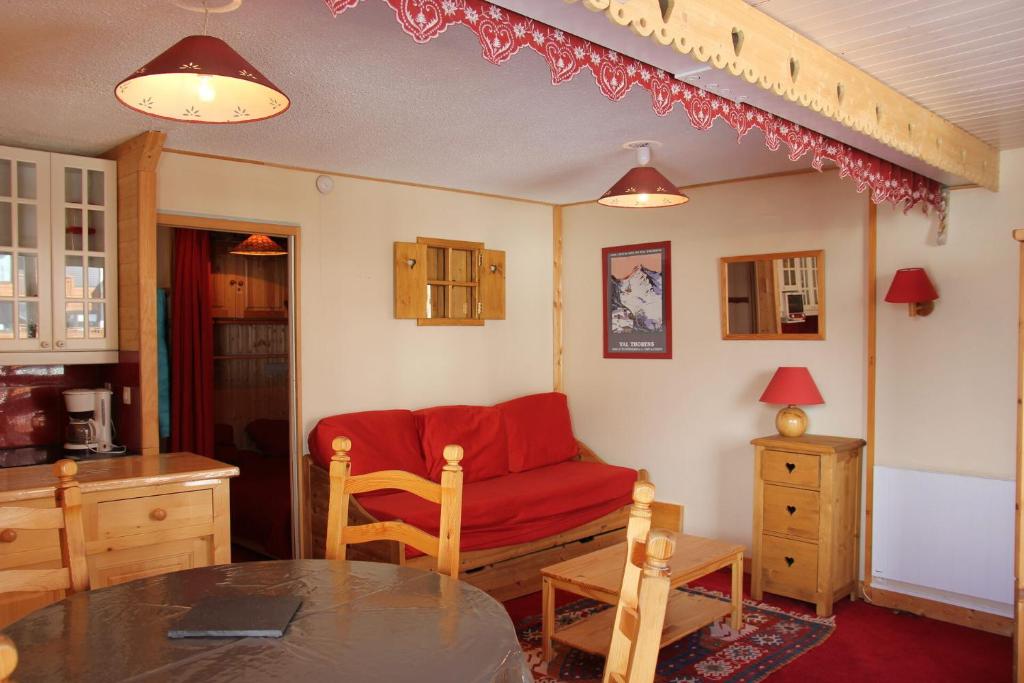 Résidence Roc De Peclet 2 - VAL THORENS location: Studio chaleureux avec une cabine dans un quartier calme MAE-9051 - 2