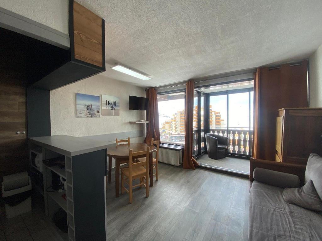 Résidence Glaciers - VAL THORENS location: studio pour 4 personnes avec balcon ensoleillé, quartier jeune et animé MAE-9077 - 1