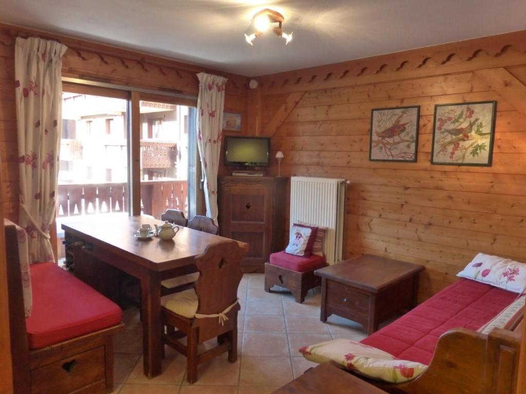 Résidence Fermes De Meribel Bat C - Confortable appartement 3 pièces pour 4 personnes aux pieds des pistes aves accès à la piscine situé à Meribel Village MAE-1800 - 1