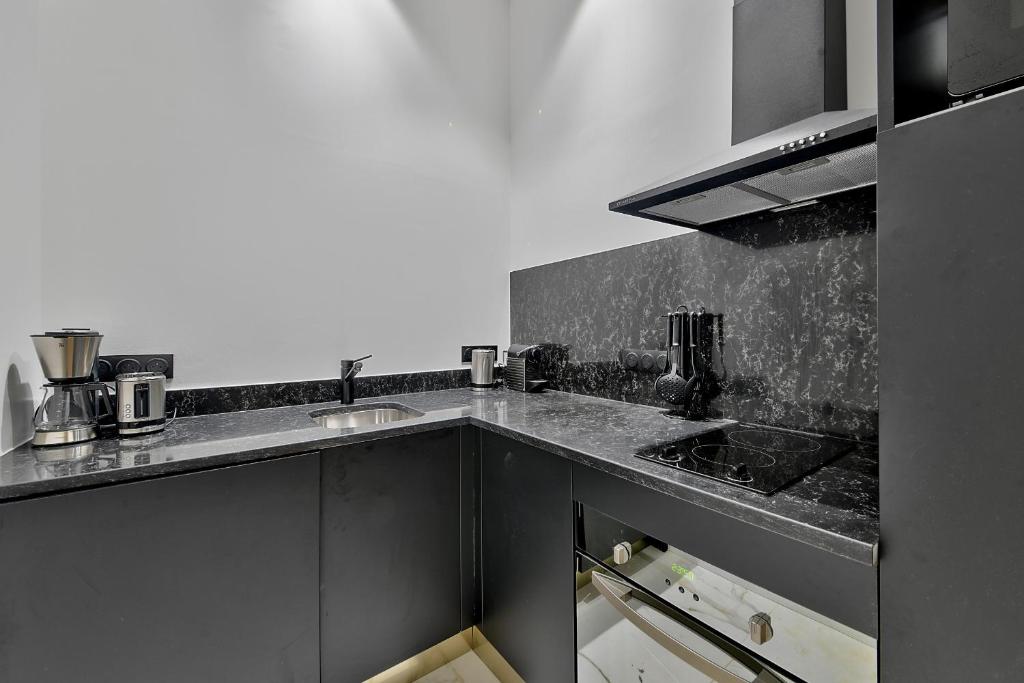 UrbanFlat 98 - Cosy Apartment in center of Paris - 4