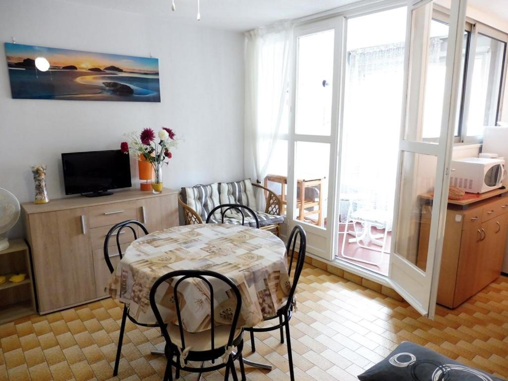 GENOIS Joli studio cabine Mt St Martin proche port Cap d'Agde - 3