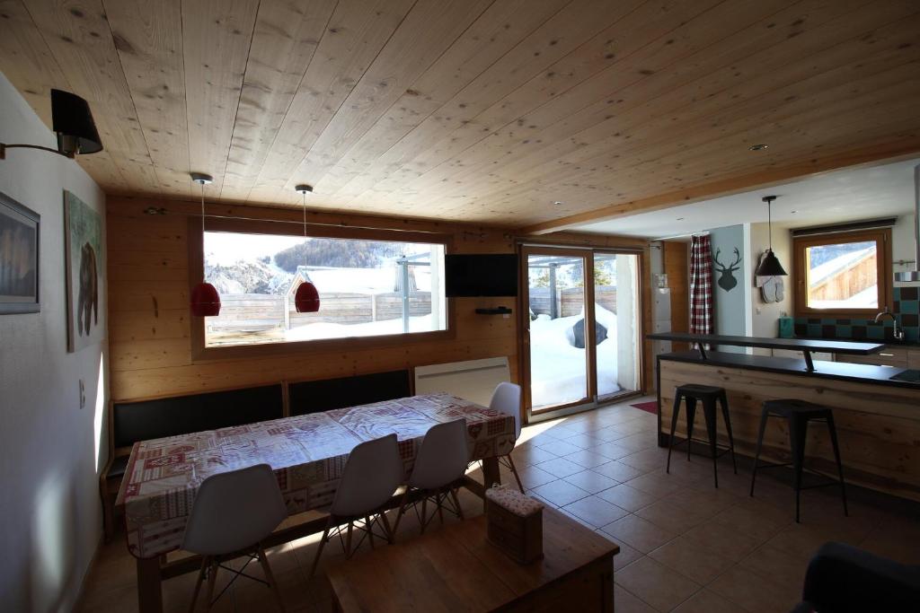 Chalet Le Tatihou - Appartement 6 personnes 3 exposé est MAE-9574 - 2