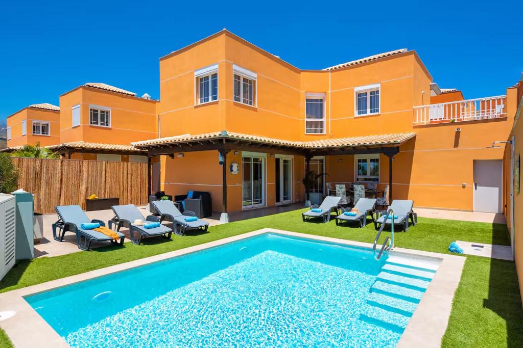 LUXURY VILLA with sea view, heated pool - 1
