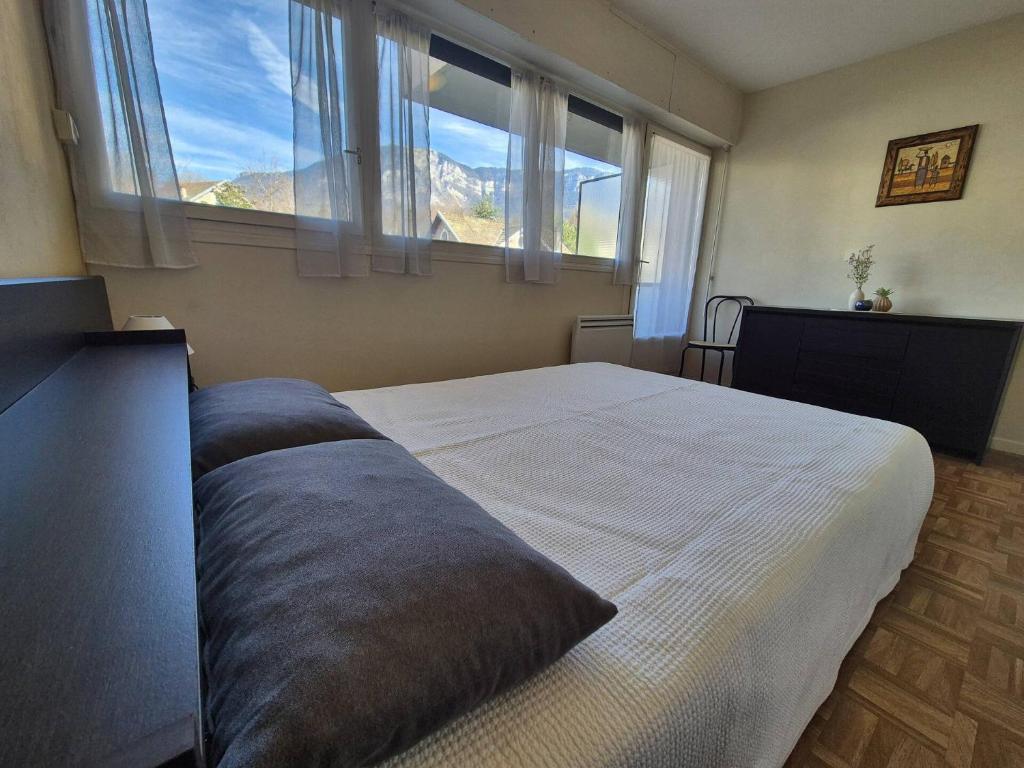 Résidence Saint Christophe - Logement traversant, agréable et lumineux à 2 pas de la cure ! MAE-7244 - 5