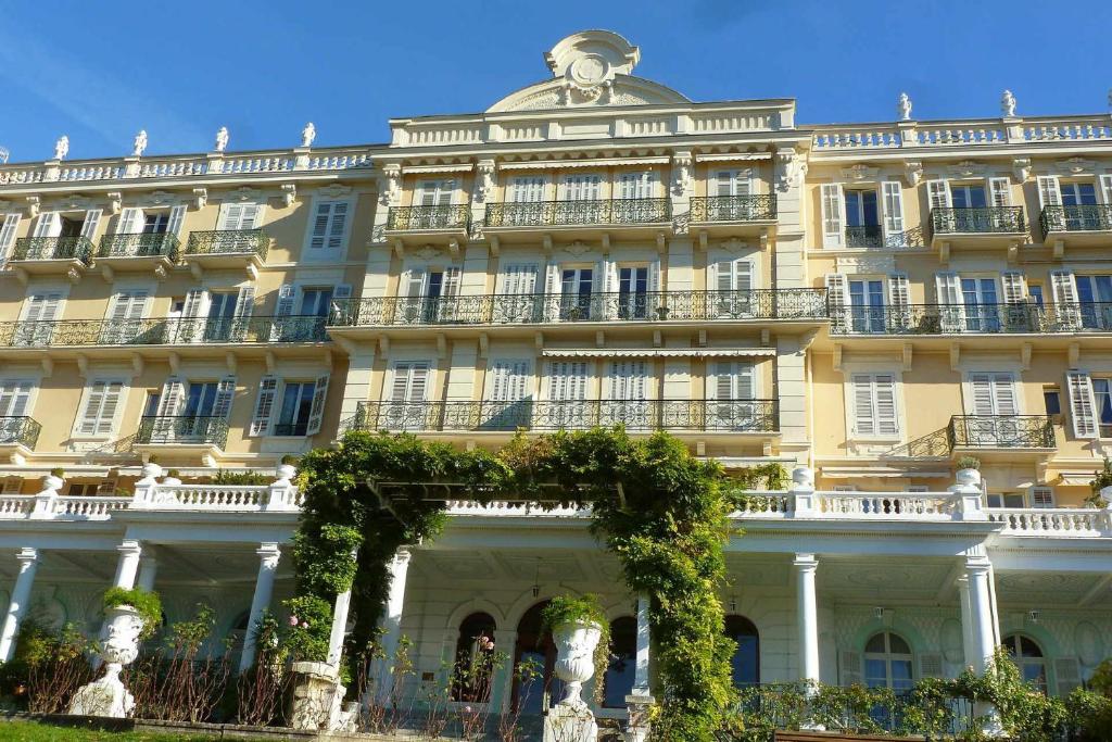 Résidence Le Splendide - Dans ancien palace à proximité des Thermes Chevalley, magnifique vue sur ville et lac, au calme ! MAE-7614 - 4