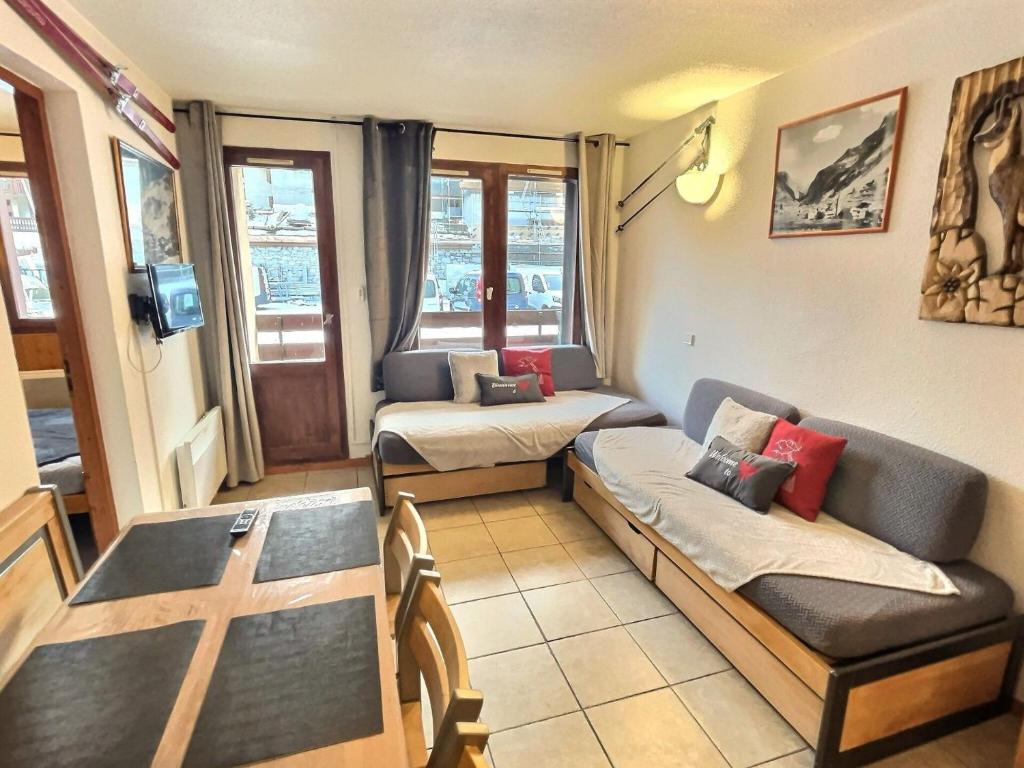 Résidence Les Jardins De Val - Appartement 2 pièces Cabine 6 personnes à Val d'isère à 350m du centre du village et 450m des pistes, place de parking incluse MAE-2664 - 1