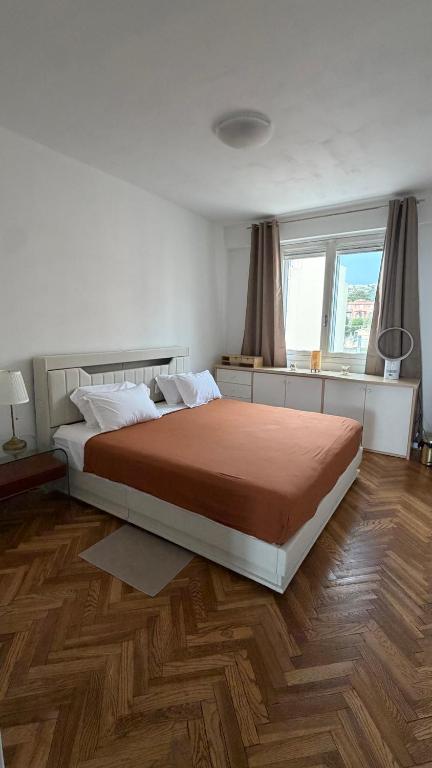 Sea view, Promenade des Anglais, 180 degree balcony, 4 people - 5