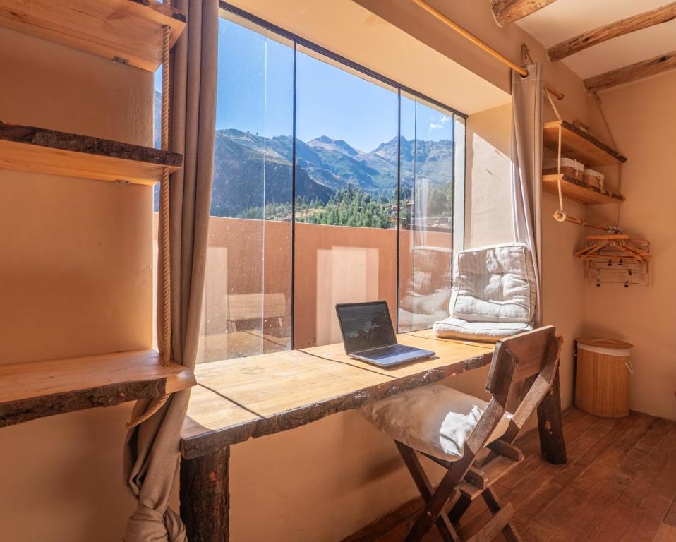 Spacious Studio in Prime Area with Views and Top Wifi - 1