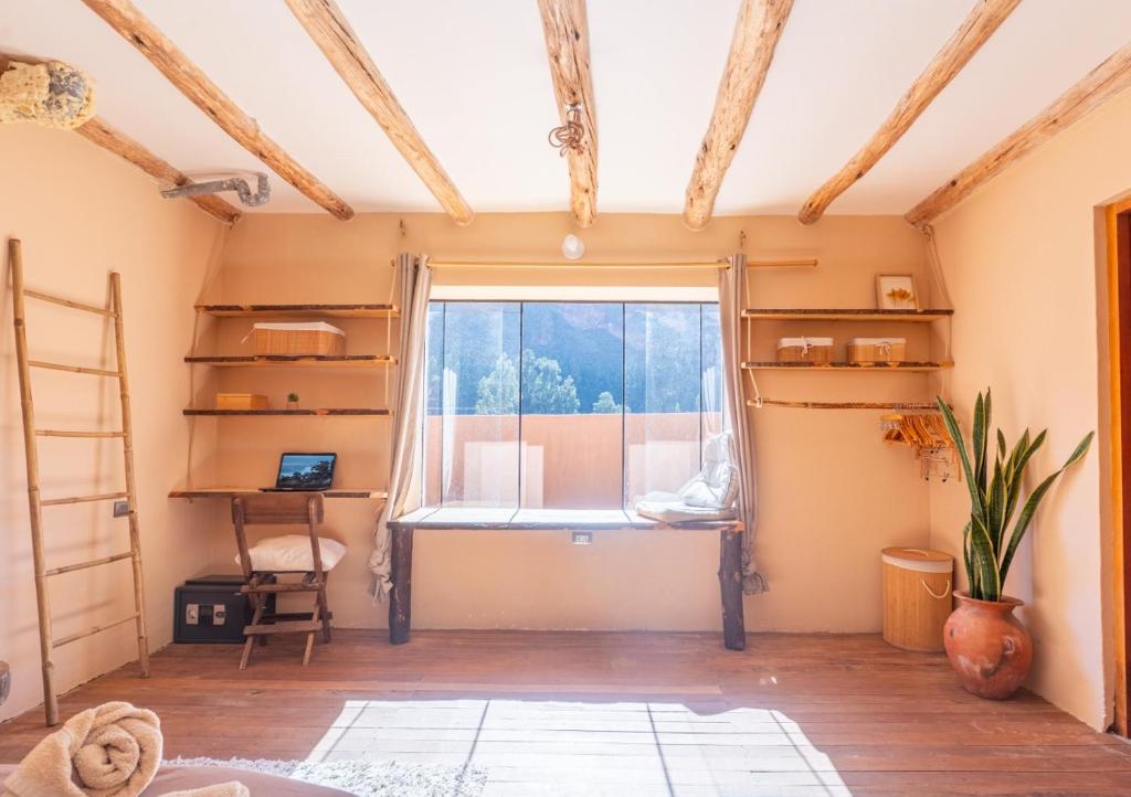 Spacious Studio in Prime Area with Views and Top Wifi - 2