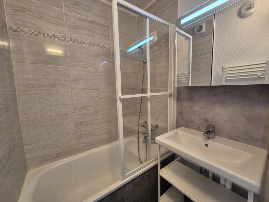 Résidence Plein Soleil - Appartement skis aux pieds · Proche du funiculaire MAE-4594 - 5