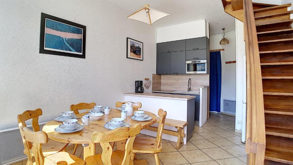 Résidence Caron - Appartement duplex lumineux · Départ et retour skis aux pieds · Balcon MAE-0004 - 3