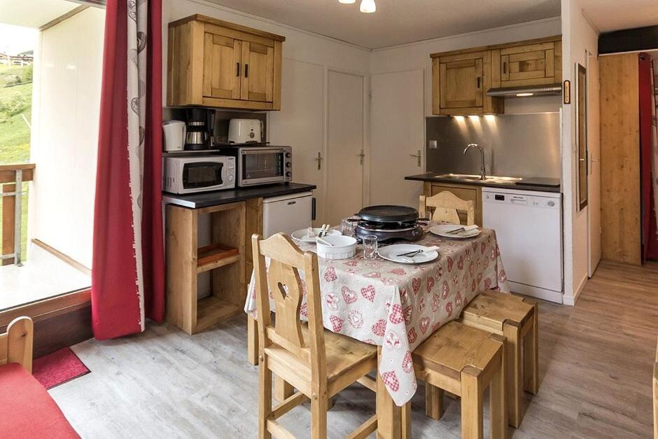 Résidence Ski Soleil - Appartement spacieux · Départ ski aux pieds · Balcon vue sur les pistes MAE-0544 - 4