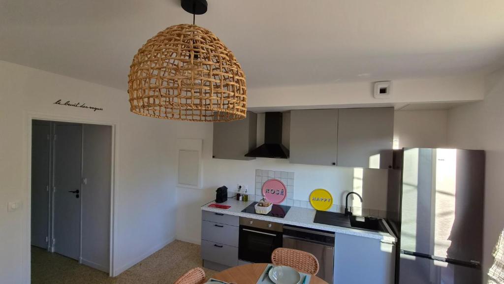 T2 Hyères neuf 4p, clim, 250m plage, parking privé devant le logement - 5