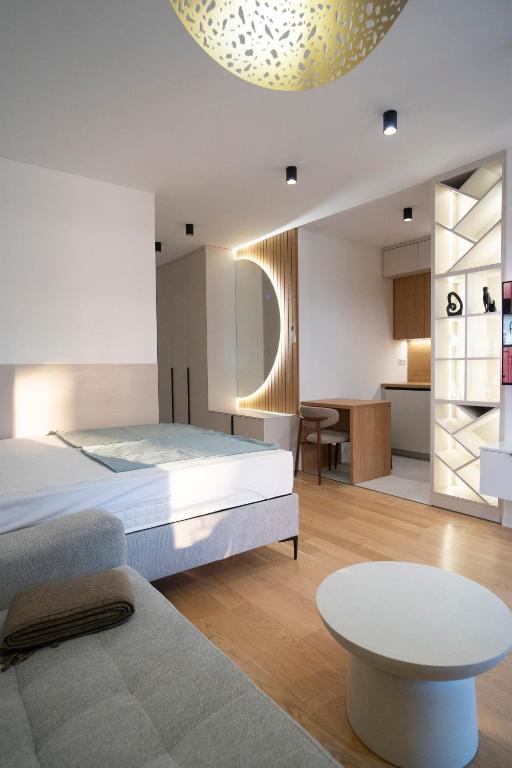 Central Luxury - 1