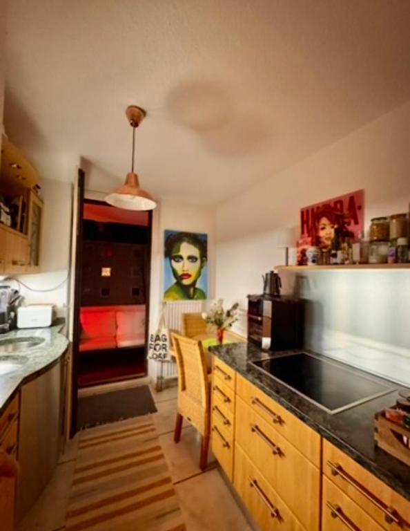 Cozy Bedroom, with Big Balcony, quite area close to Isar and 10min Marienplatz - 4