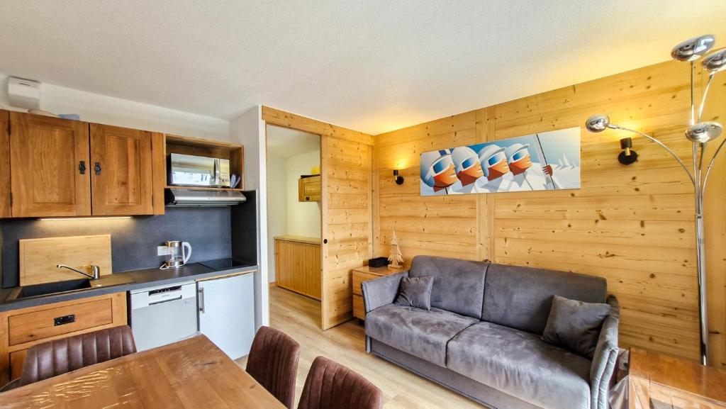 Résidence Iris - Studio entièrement rénové avec cabine · Centre station · Balcon MAE-4504 - 1