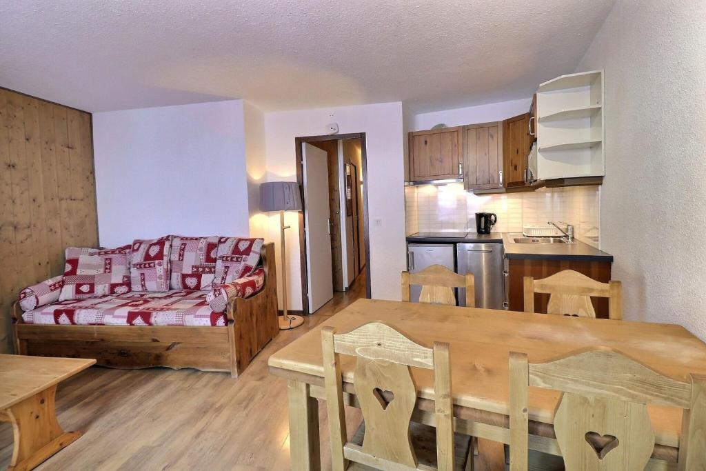Résidence Grand Bois B - CONFORTABLE 2 PIECES, SKIS AUX PIEDS ET PROCHE DES COMMERCES MAE-3264 - 2