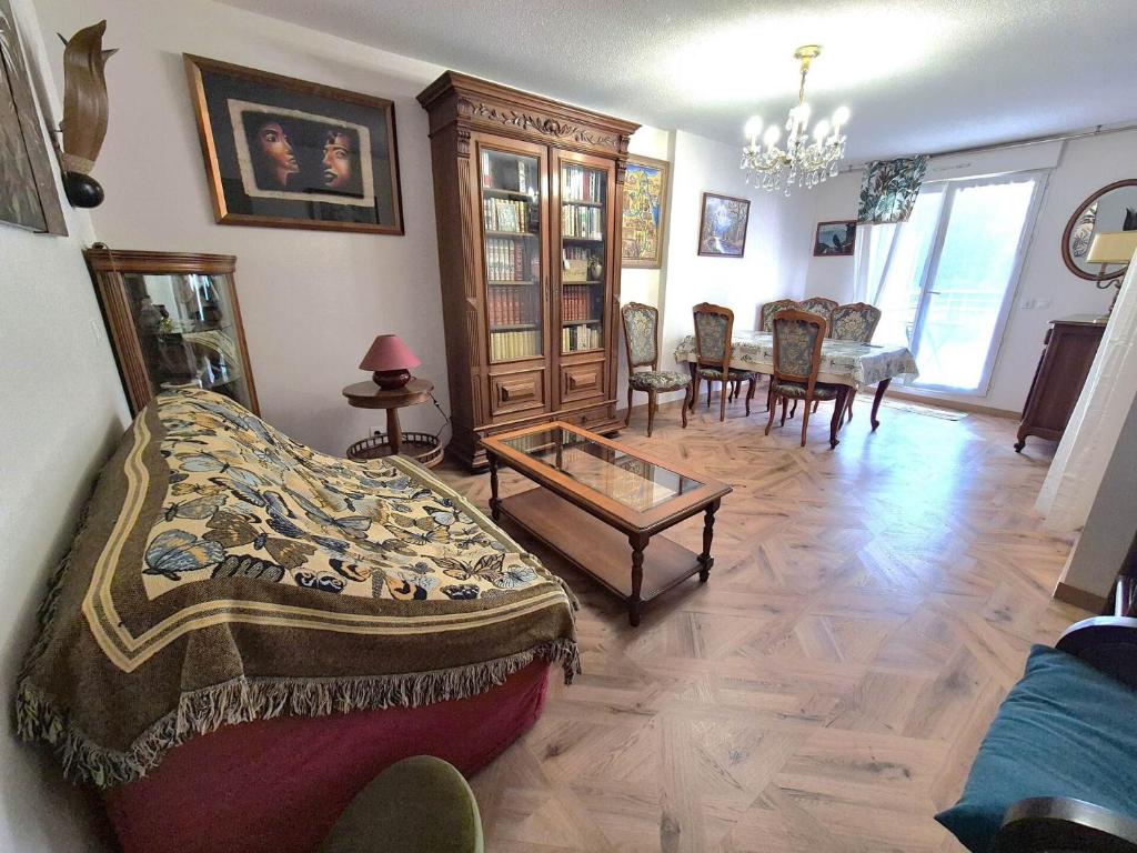Residence Les Sycomores - Spacieux logement avec sa grande terrasse de 50m² ! MAE-2661 - 1