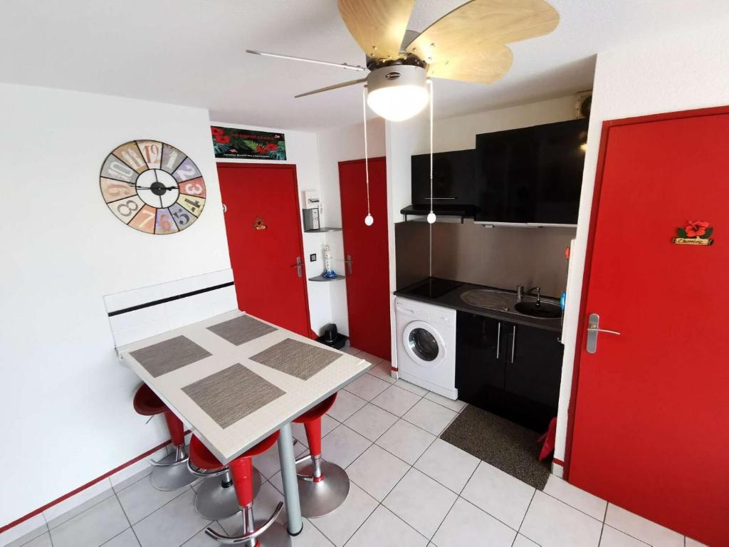 Résidence Copacabana - Coquet appartement deux pièces avec terrasse à Port Leucate. Réf: 1COP_101A MAE-6824 - 4