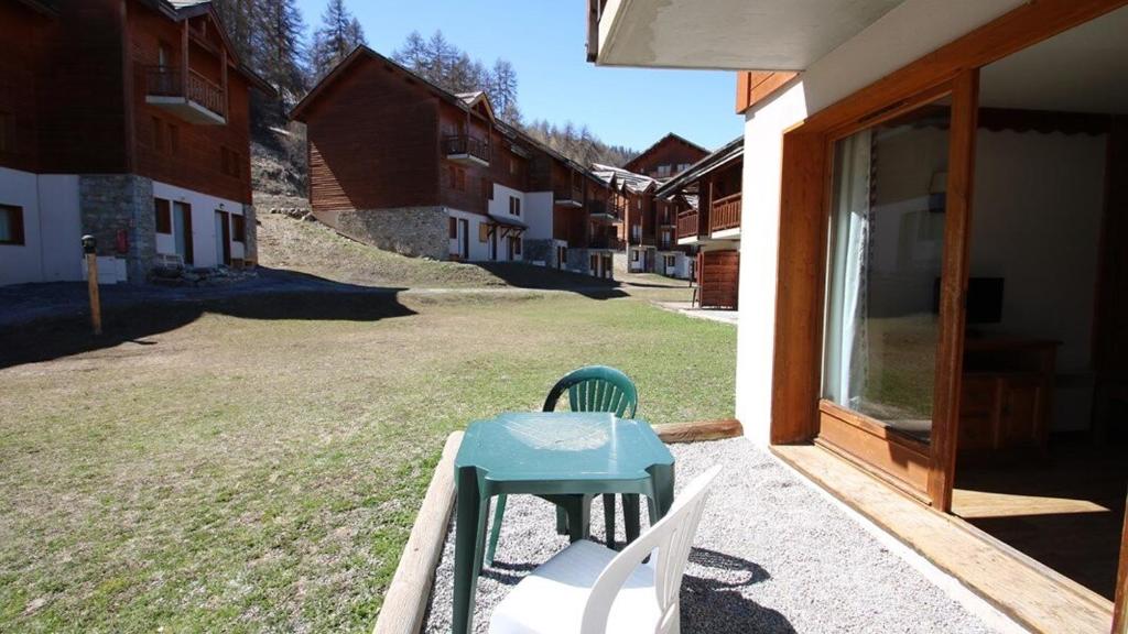 Résidence Parc Aux Etoiles - CH17PAE - CHALET DUPLEX 2 CHAMBRE, TERRASSE ET BALCON MAE-2114 - 1