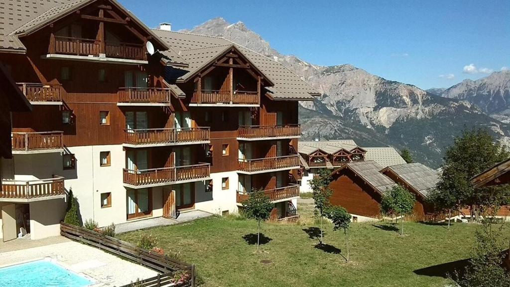 Résidence Parc Aux Etoiles - CH33PAE - CHALET TRIPLEX 4 CHAMBRE, TERRASSE ET BALCON MAE-2274 - 1
