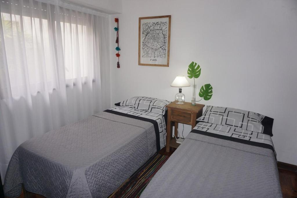 Cozy downtown apartment with a traveler's style - 5