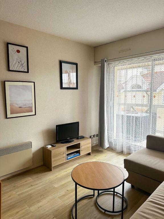 Résidence Riviera - T2, situé en centre-ville proche de la plage MAE-2661 - 3