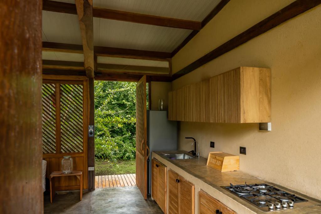 Japanese-Style Cabin Walking distance to Beach - 5