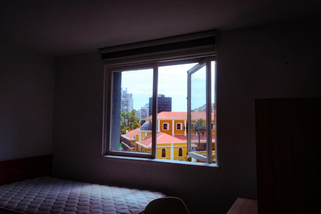 Habitación con baño propio en corazón de Providencia - 1