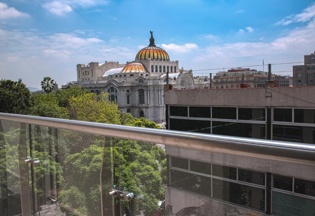 Wake Up to Bellas Artes Views Private Balcony 408 - 4